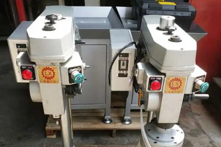 臺式油壓鉚釘機的組成、應(yīng)用及特點